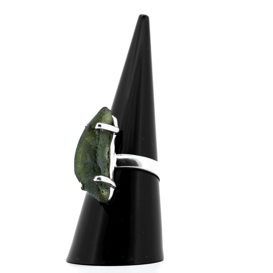 Sidabrinis žiedas su moldavitu "Žvaigždžių lašas"