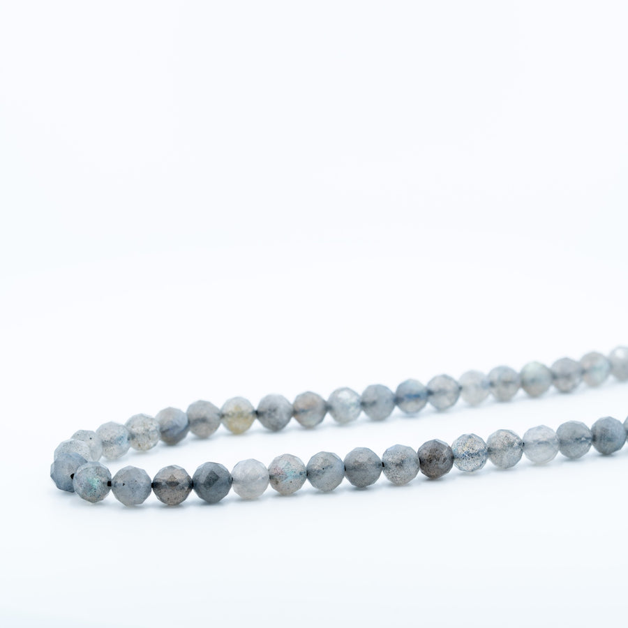 Labradorito facetuotų karoliukų gija 6 mm - Holy Dragonfly