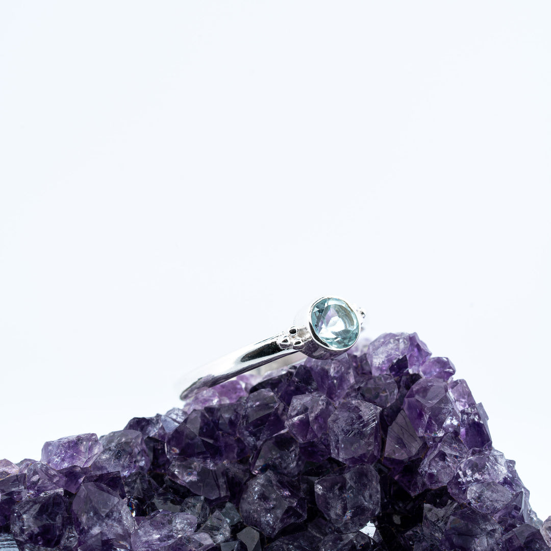 Mėlynas topazo žiedas „Dangaus Lašas"