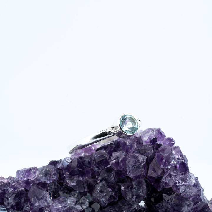 Mėlynas topazo žiedas „Dangaus Lašas"