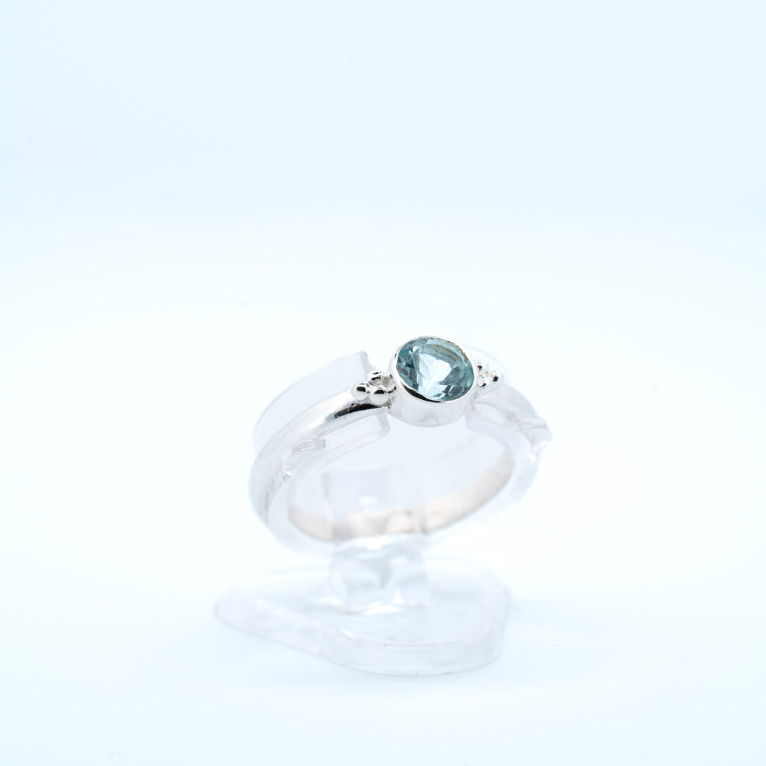 Mėlynas topazo žiedas „Dangaus Lašas"