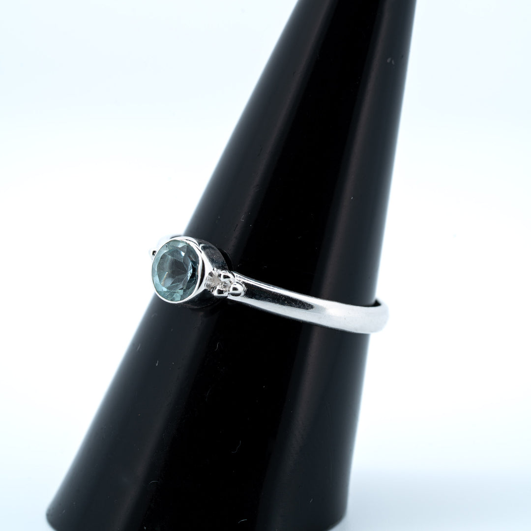 Mėlynas topazo žiedas „Dangaus Lašas"