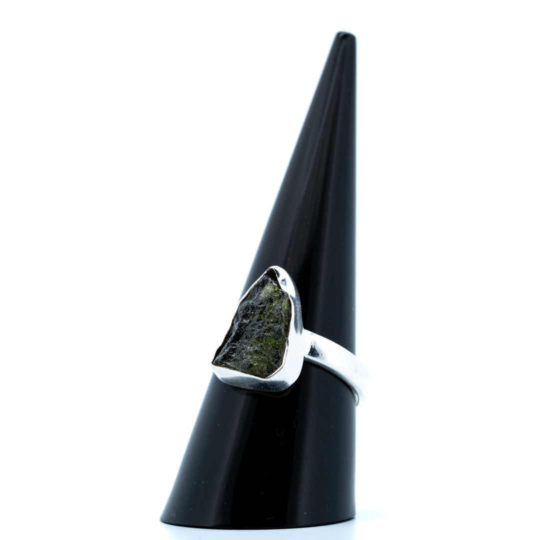 Sidabrinis žiedas su moldavitu "Kosmoso pašaukimas"