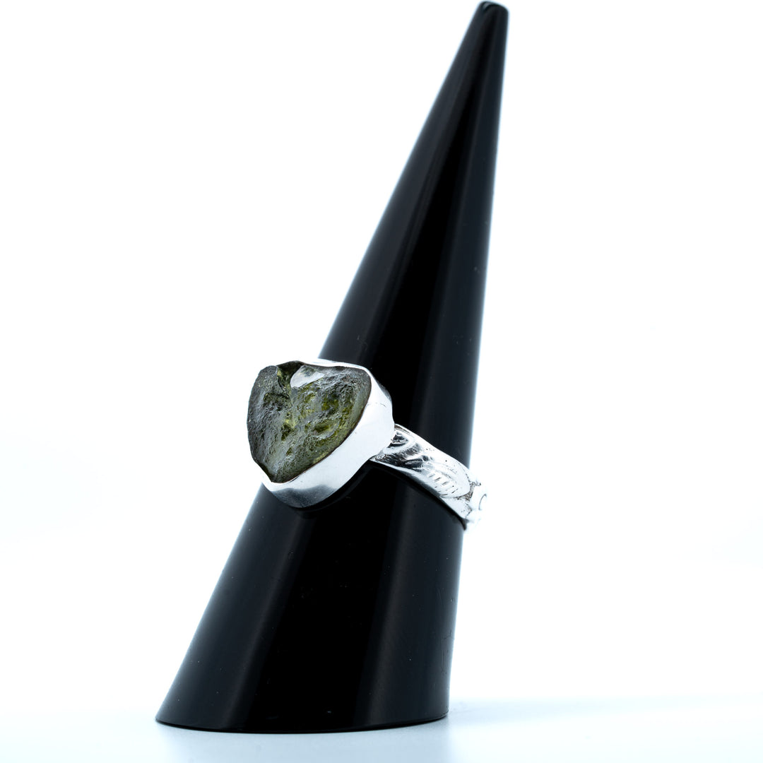 Sidabrinis žiedas su moldavitu "Visatos atspindys"