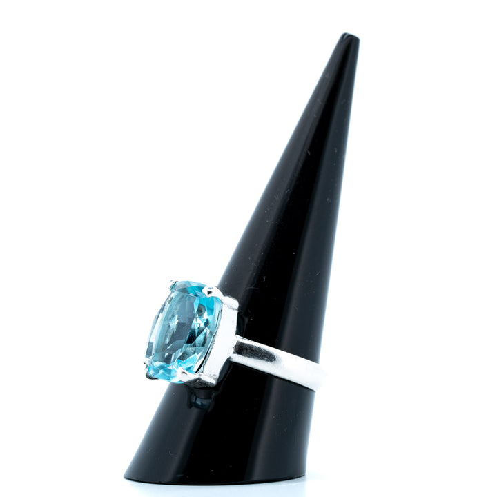 Sidabrinis žiedas su topazu "Dangaus portalas"