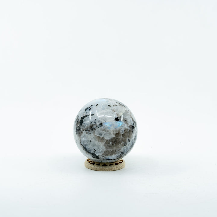 Balto Mėnulio akmens sfera 235 g