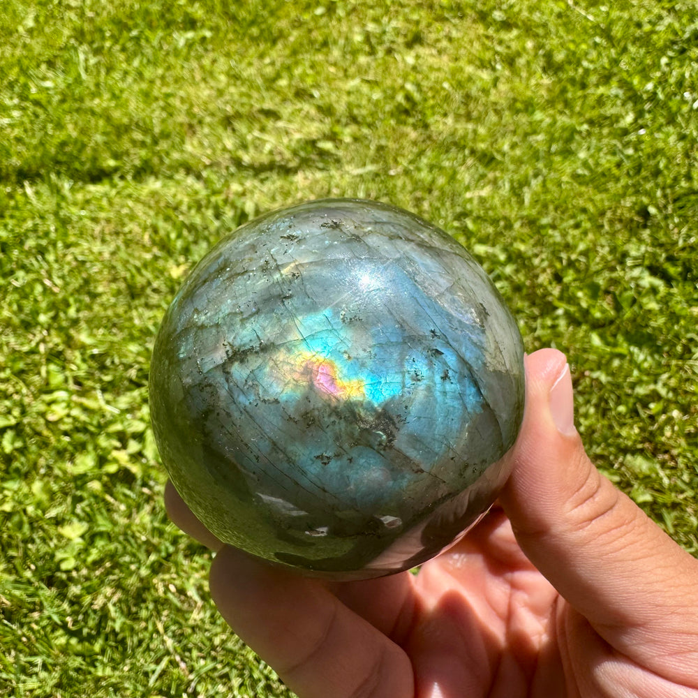 Labradorito sfera 548 g. - Holy Dragonfly