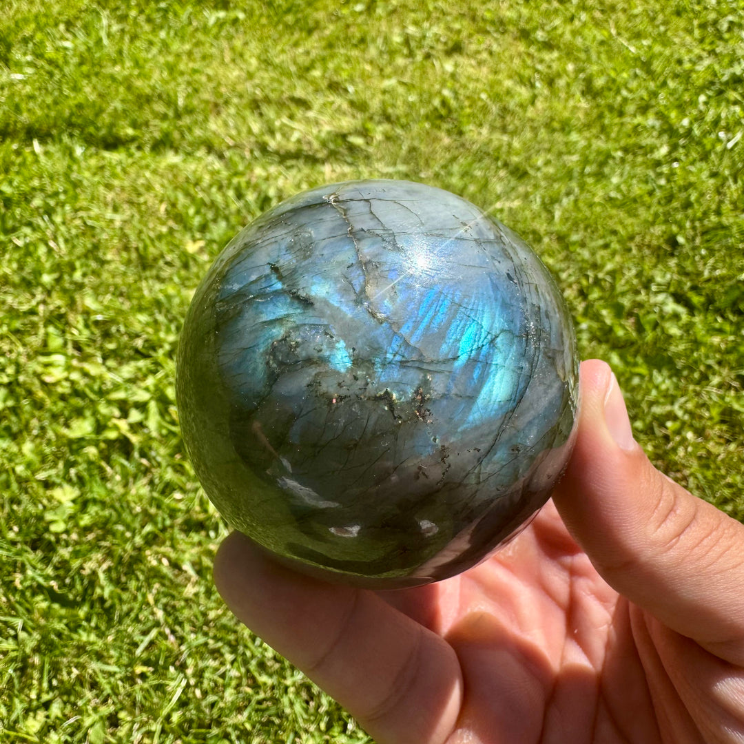 Labradorito sfera 548 g. - Holy Dragonfly