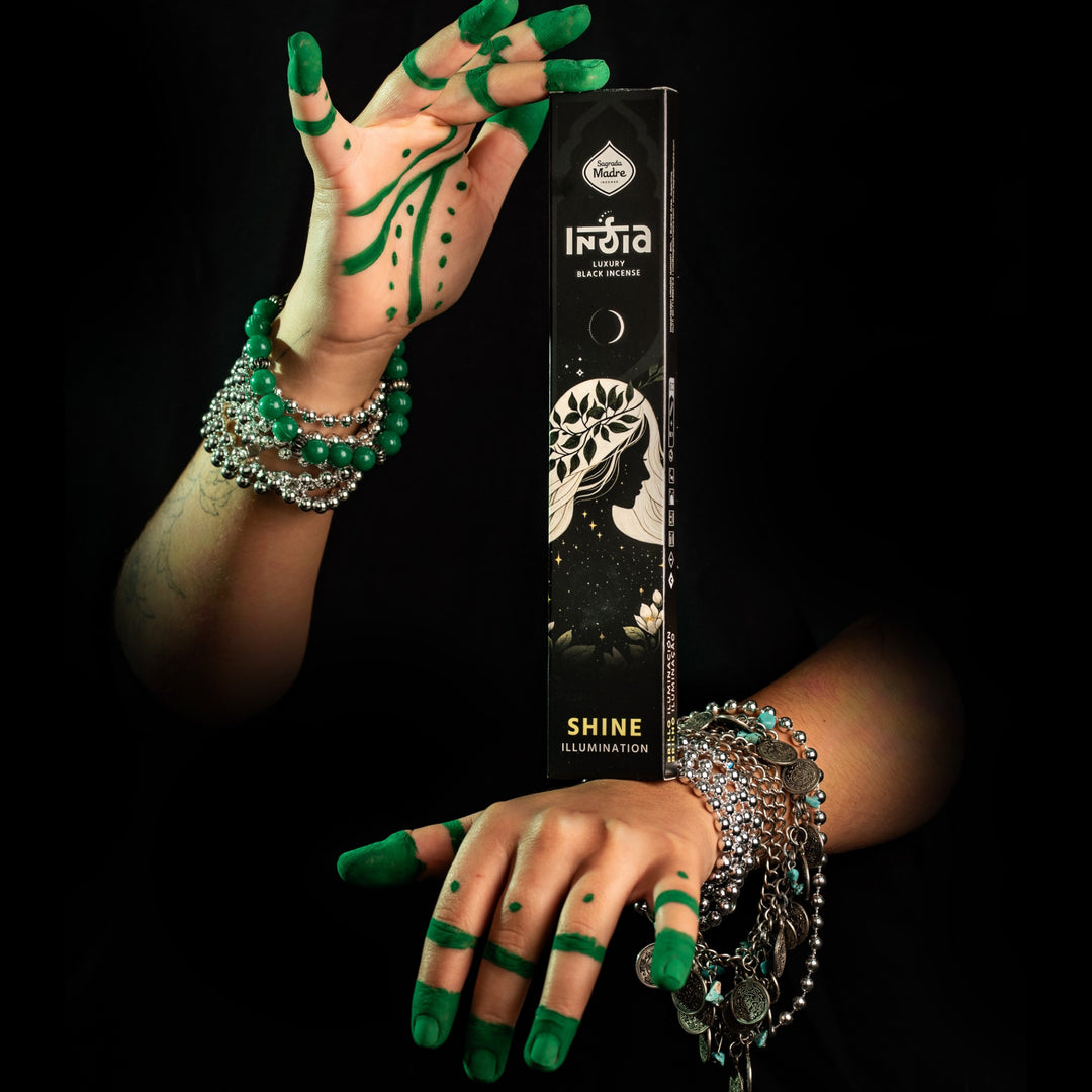 Sagrada Madre India Black "Shine Illumination"