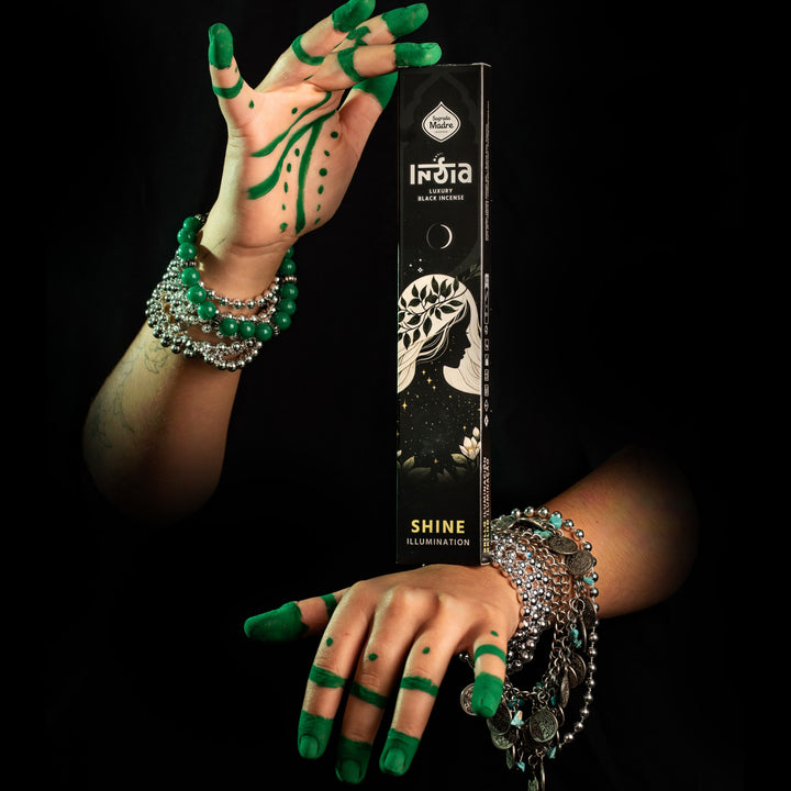 Sagrada Madre India Black "Shine Illumination"