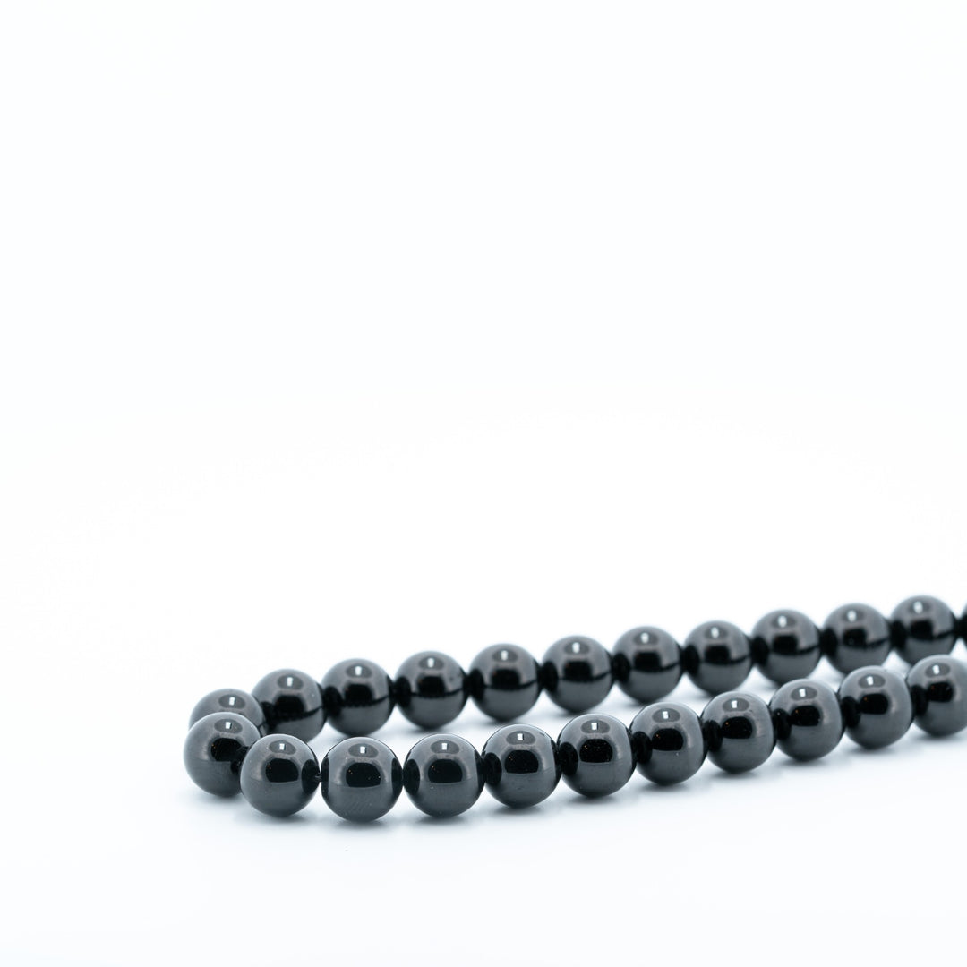 Juodo turmalino (šerlo) karoliukų gija 8 mm