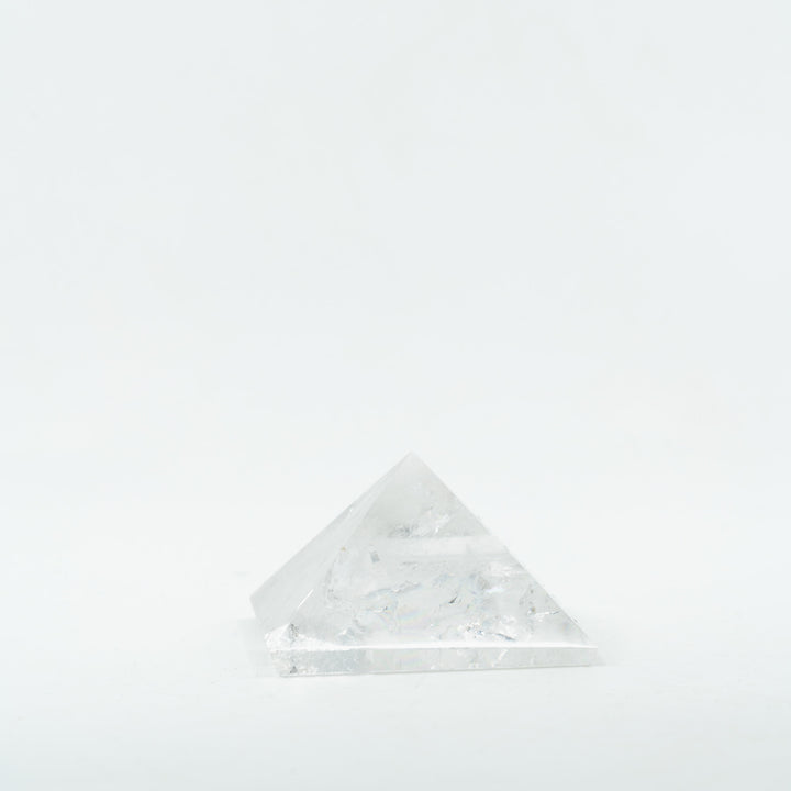 Kalnų krištolo piramidė 139 g