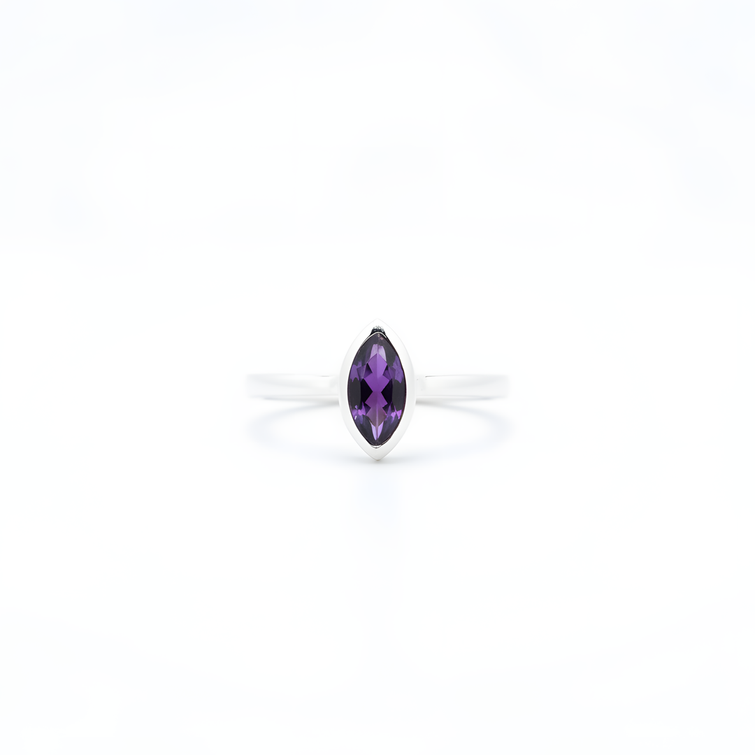 Sidabrinis žiedas su ametistu „Sielos aidai“