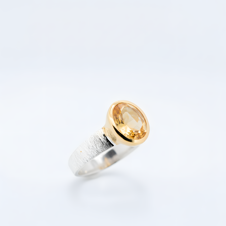 Sidabrinis žiedas su citrinu „Saulės vartai“
