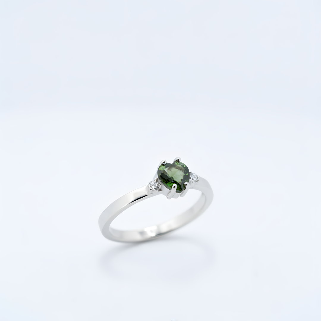 Sidabrinis žiedas su moldavitu ir cirkoniais „Dangaus atspindys“