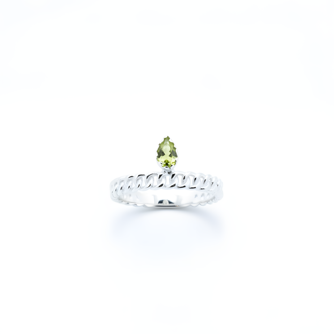 Sidabrinis žiedas su peridotu „Šviesos alsavimas“