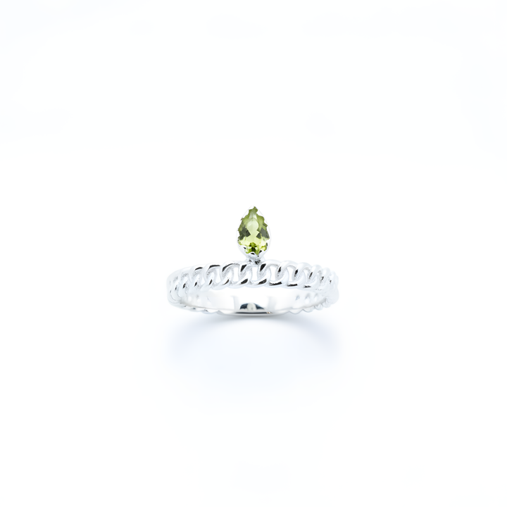 Sidabrinis žiedas su peridotu „Šviesos alsavimas“