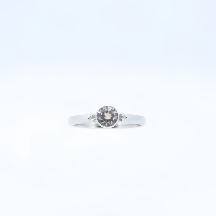 Sidabrinis žiedas su rožiniu kvarcu „Aušros tyla“