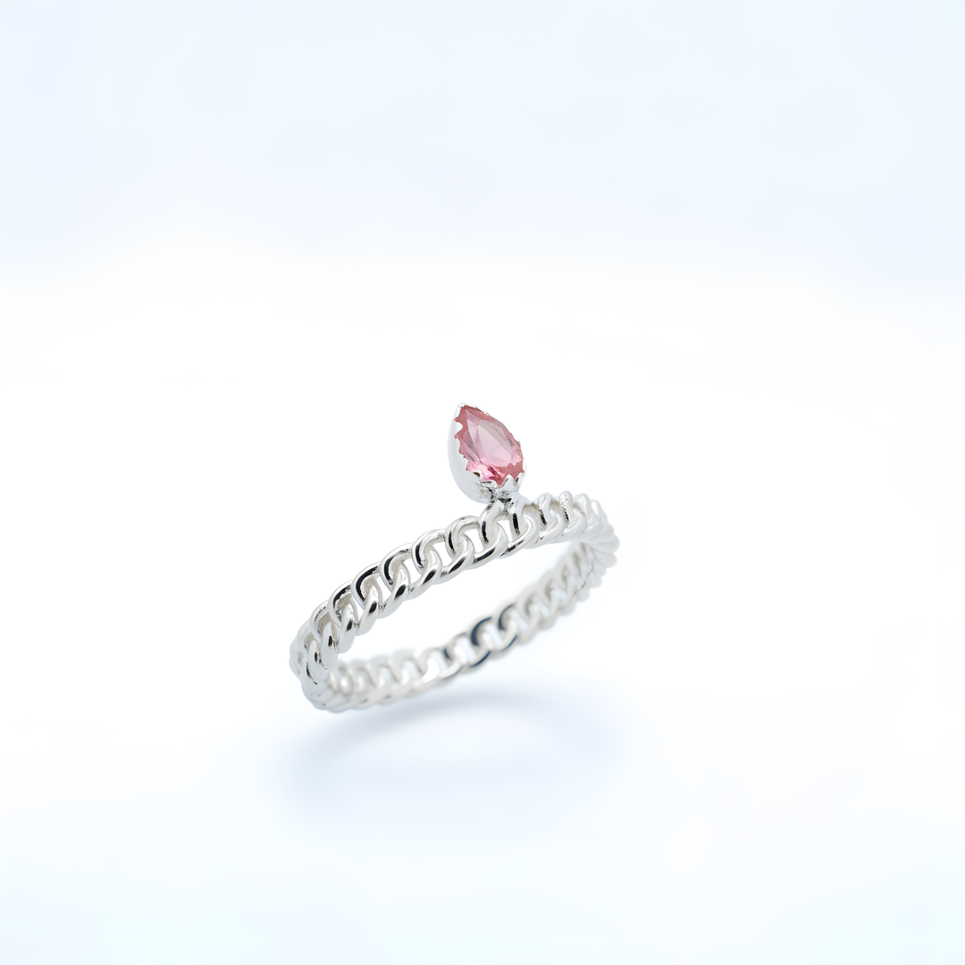 Sidabrinis žiedas su rožiniu turmalinu „Rožės kibirkštis“