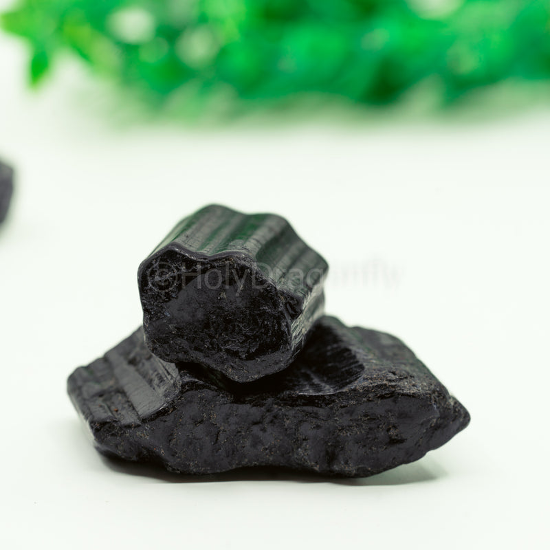 Juodas Turmalinas Šerlas (poliruotas mineralas)