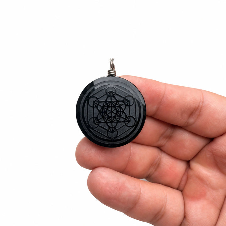 Juodo obsidiano pakabukas su Metatrono kubu