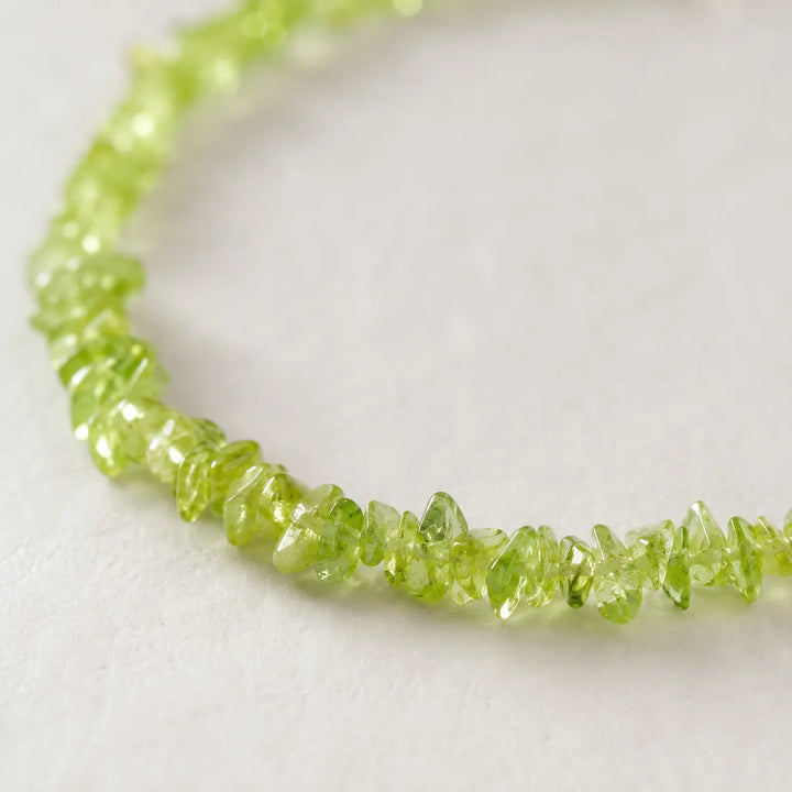 Peridoto čipsiukų karoliai 82 cm