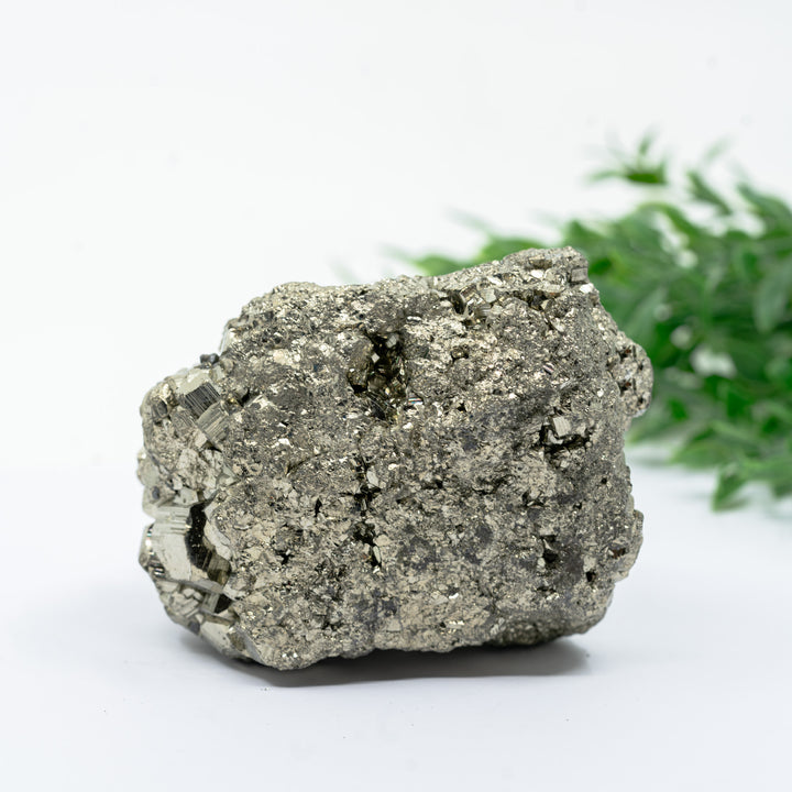 Piritas kristalinis mineralas 821 g.