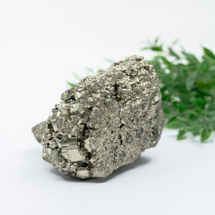 Piritas kristalinis mineralas 821 g.