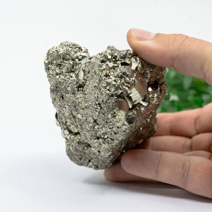Piritas kristalinis mineralas 821 g.