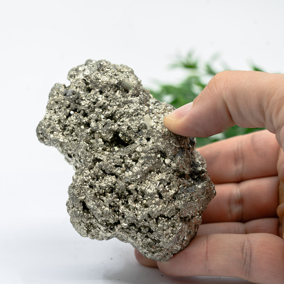 Piritas kristalinis mineralas 579 g.