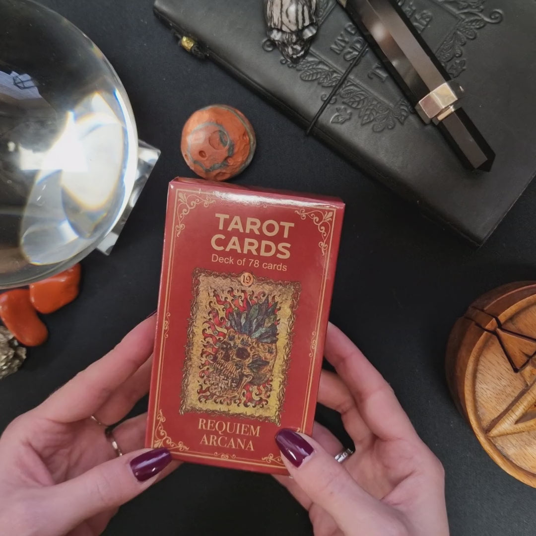 Requiem Arcana Tarot kortų kaladė