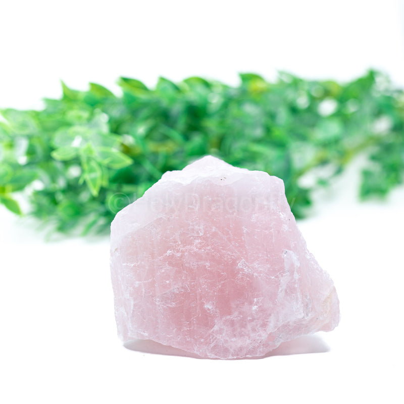 Rožinis kvarcas natūralus mineralas