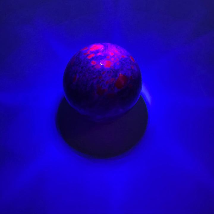 Rubino su albitu sfera 267 g