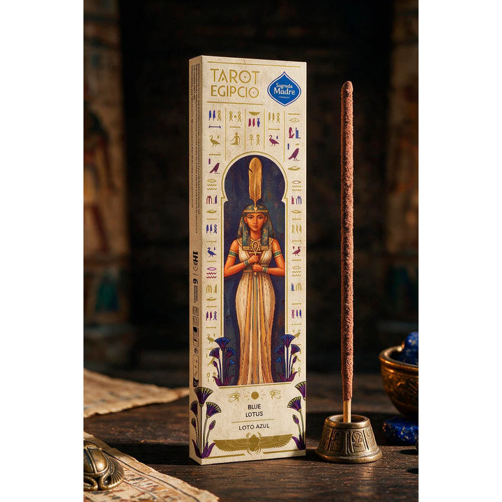 Sagrada Madre „Egyptian Tarot“ – Blue Lotus – smilkalų pakuotė aplinkoje
