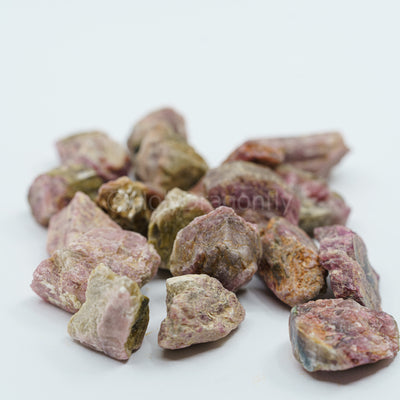 Rubelitas/Raudonas Turmalinas mineralas