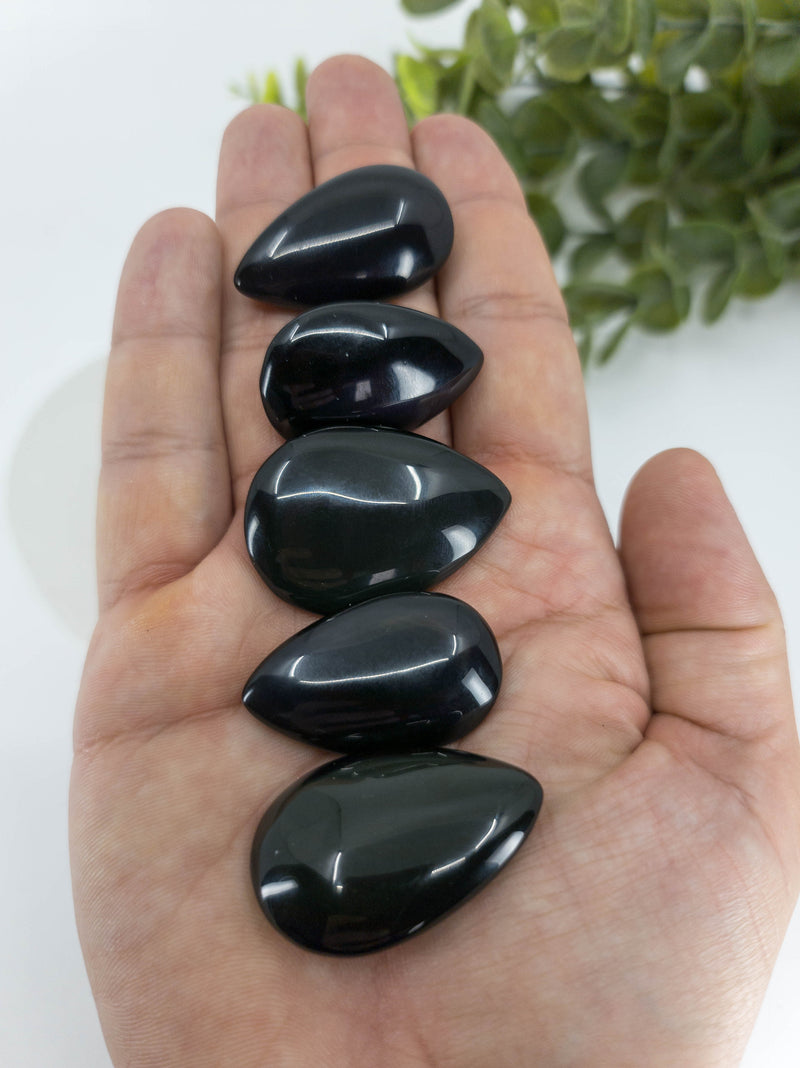 vaivorykstiniai obsidianai magiski akmenys