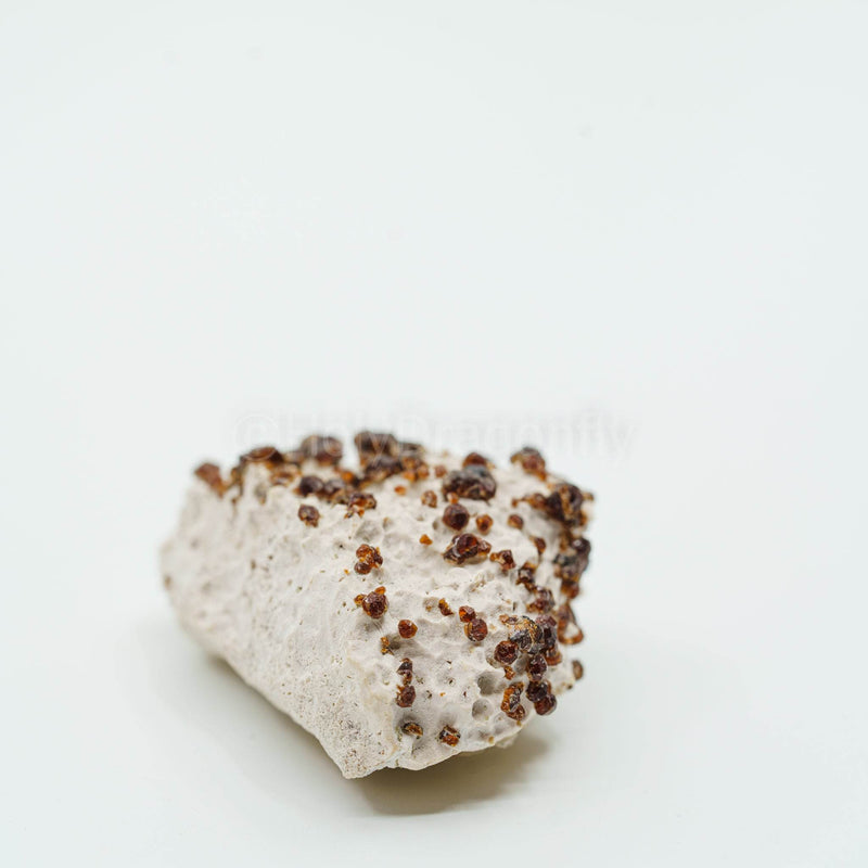 Granatas (Spesartinas) mineralas