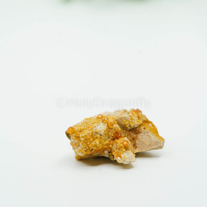 Granatas (Spesartinas) mineralas - Holy Dragonfly