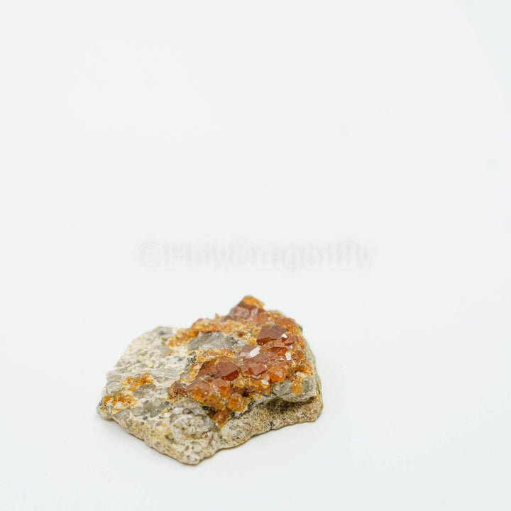 Granatas (Spesartinas) mineralas - Holy Dragonfly