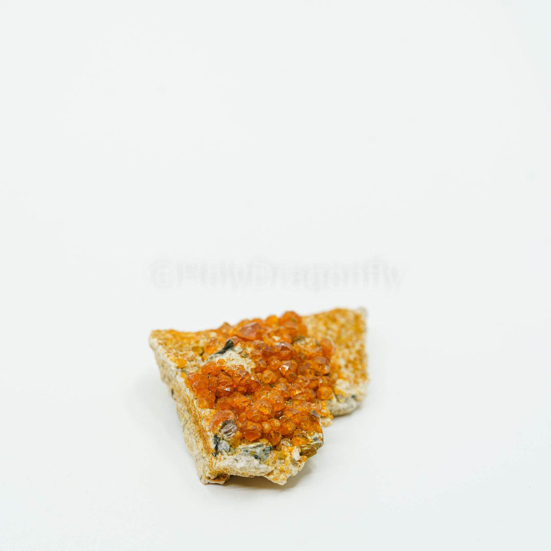 Granatas (Spesartinas) mineralas - Holy Dragonfly