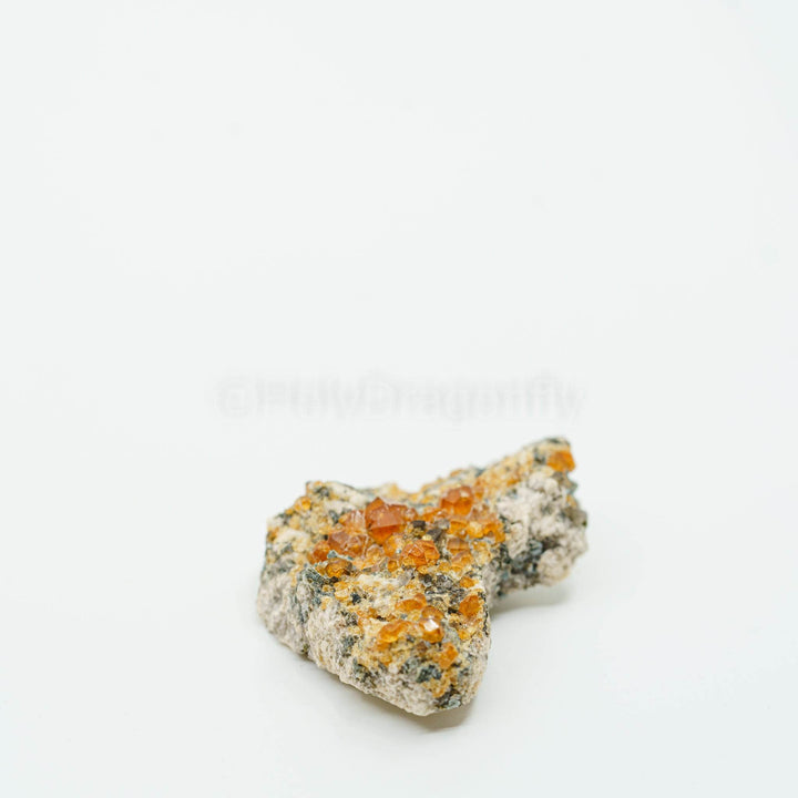 Granatas (Spesartinas) mineralas - Holy Dragonfly