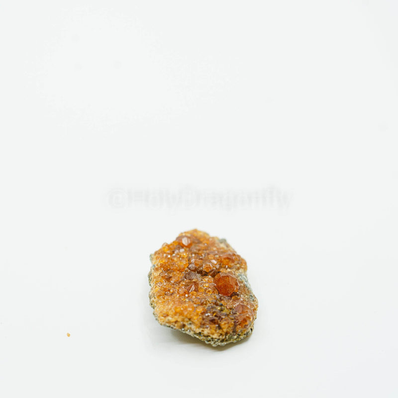 Granatas (Spesartinas) mineralas