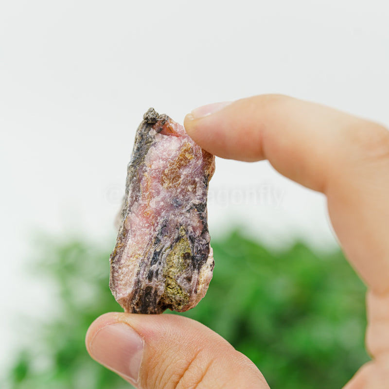 Rožinis Andų opalas mineralas