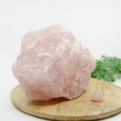 Rožinis kvarcas mineralas 6,3kg
