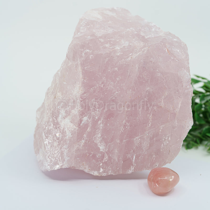 Rožinis kvarcas mineralas 3,2kg