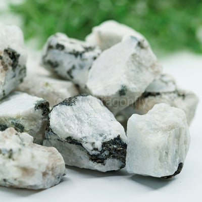 Balto Mėnulio akmuo (mineralas)