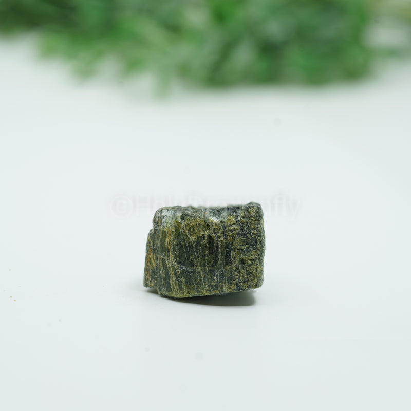 Žalias turmalinas (Verdelitas) mineralas